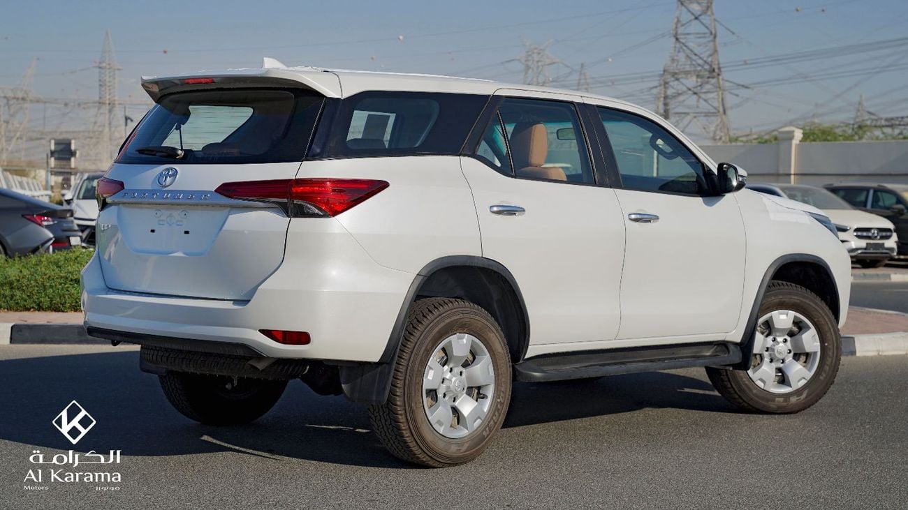 Toyota Fortuner 2.4L - 4x4 Automatic Transmission - 7 Seater SUV with Diff lock - Power mirror - GCC
