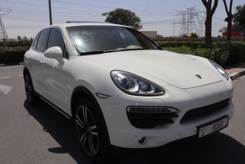 Porsche Cayenne V8 GCC  35000 Kms