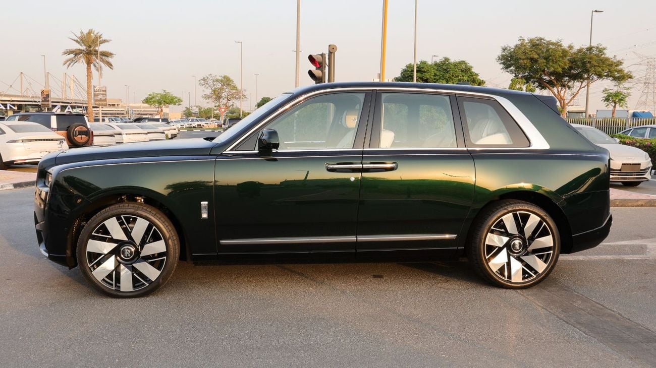 Rolls Royce Cullinan STANDARD Rolls Royce Cullinan - Silver Badge - 2026