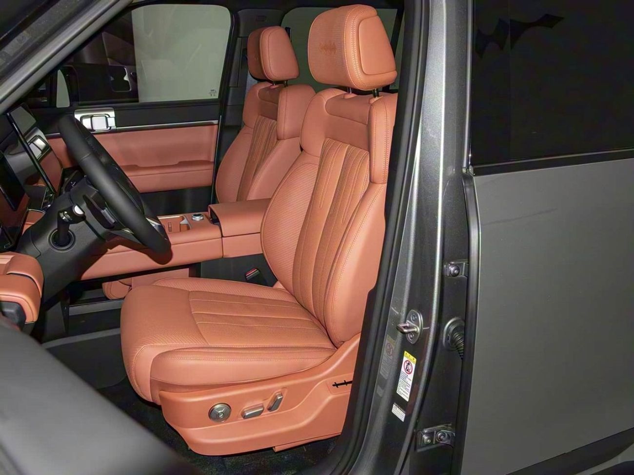 بي واي دي ليوبارد تيتانيوم 7 DM-i 190KM 4WD ULTRA EDITION | SMART DRIVING | 2025 | For Local Registration +10%