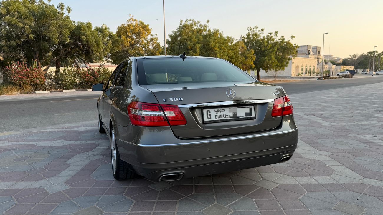 مرسيدس بنز E300