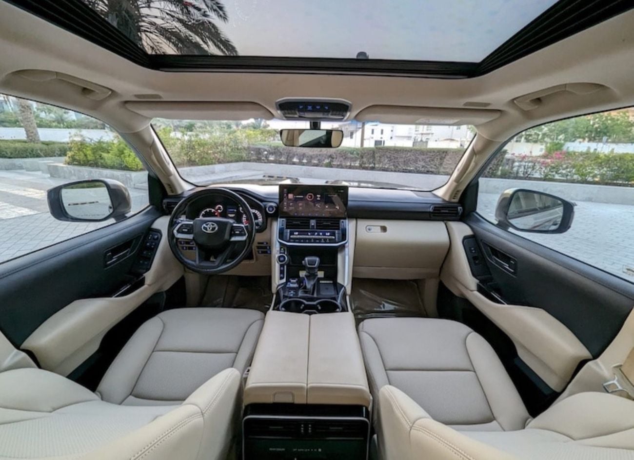 تويوتا لاند كروزر GXR 2023 DIESEL TWIN TURBO GCC IN EXCELLENT CONDITION