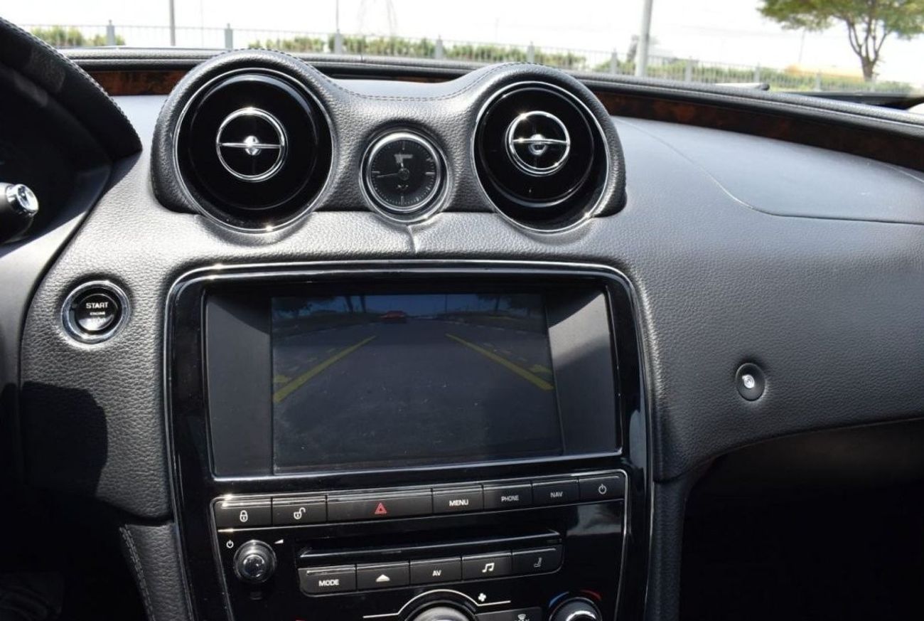 Jaguar XJ Luxury JAGUAR XJ-L V6