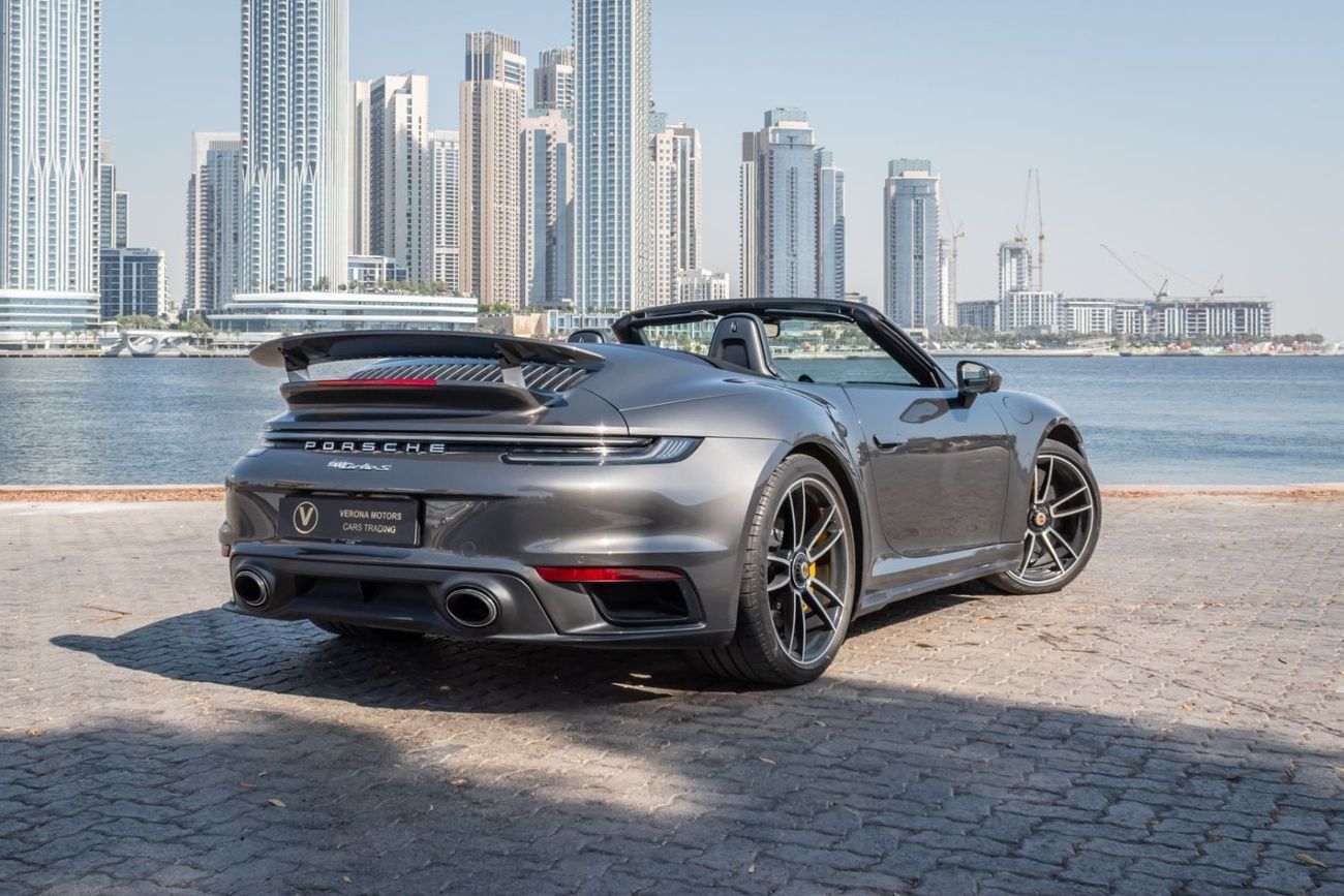 بورش 911 Turbo S 3.8L (640 HP) Convertible