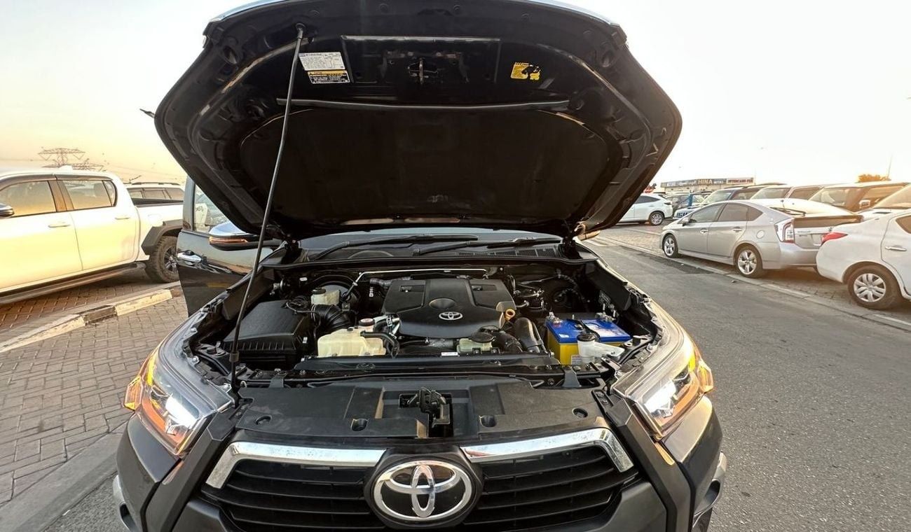 Toyota Hilux SR5 LEATHER ELECTRIC SEATS RHD DIESEL 2.8