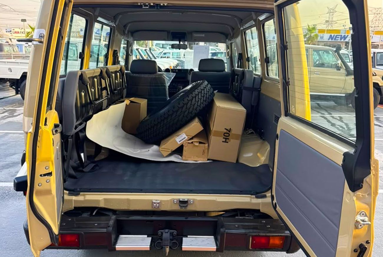 تويوتا لاند كروزر 70 LC 78 HARDTOP 4.OL AT تويوتا لاند كروزر LC78 هاردتوب 2026 بمحرك بنزين 4.0 لتر وناقل حركة أوتوماتيكي