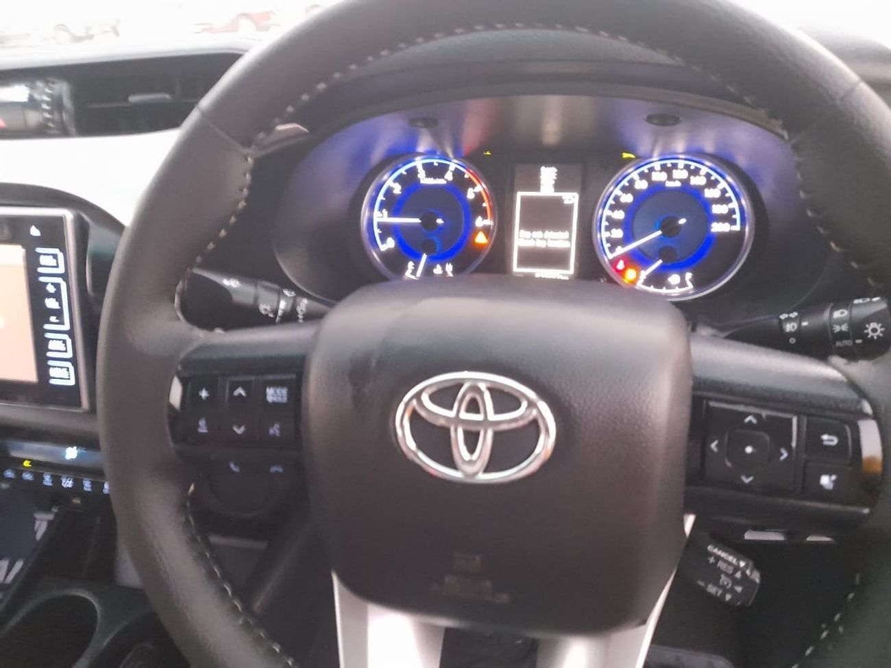 Toyota Hilux RHD DIESEL 2.8 CANOPY