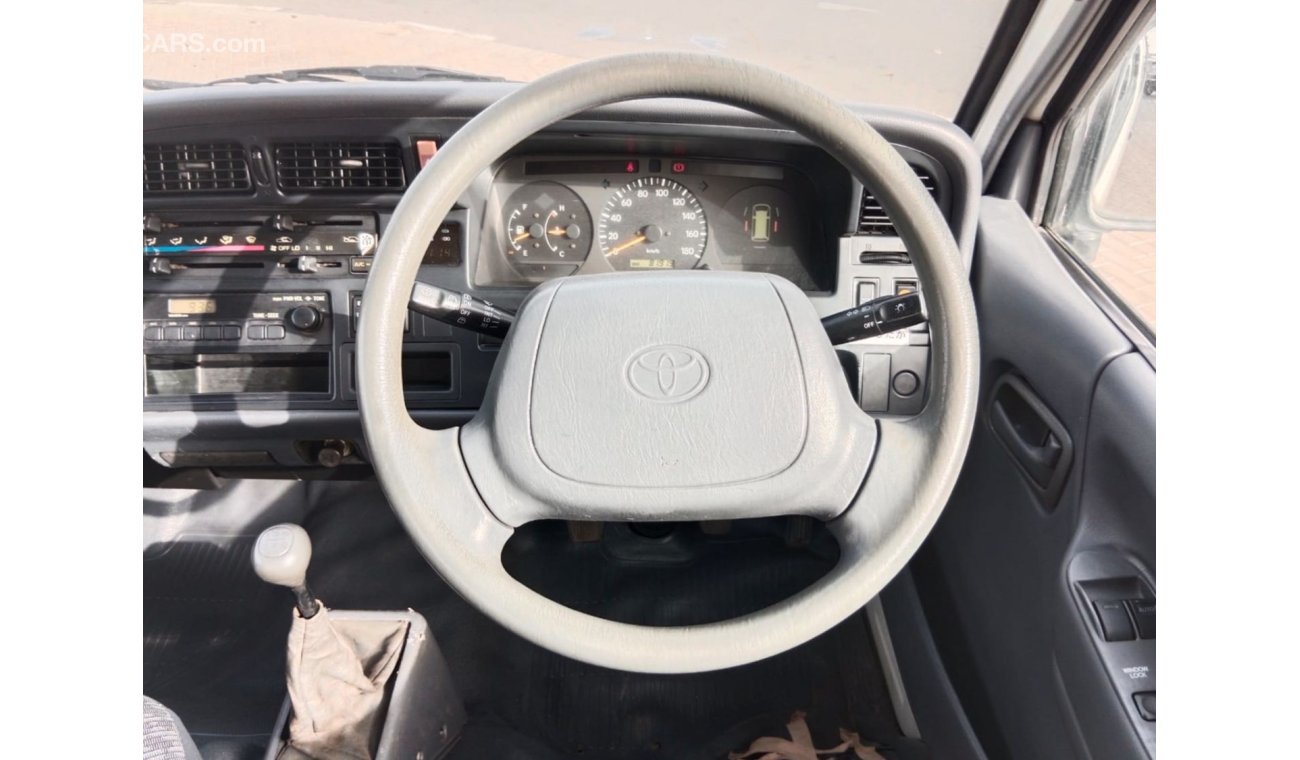 تويوتا هاياس TOYOTA HIACE VAN RIGHT HAND DRIVE (PM1385)