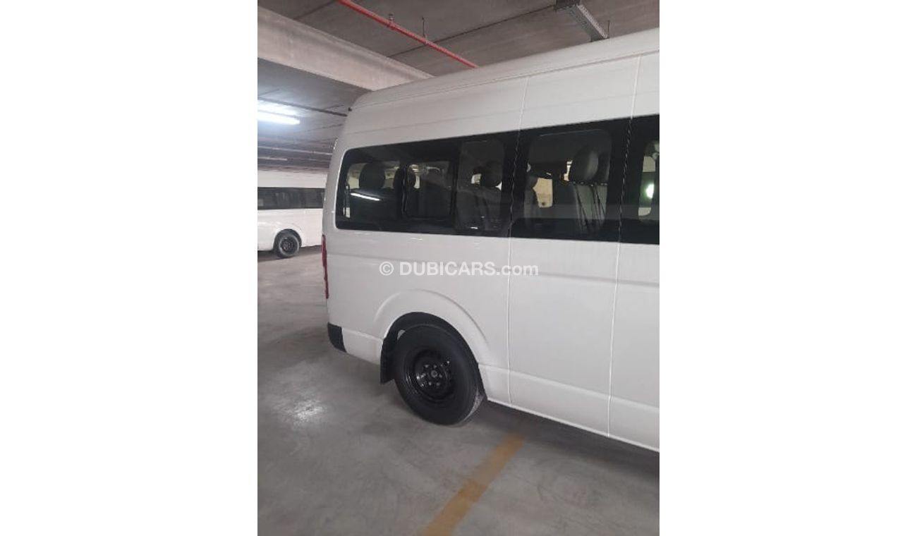 تويوتا هاياس RHD Hiace 2.5 DSL Passenger Bus Highroof Old Shape