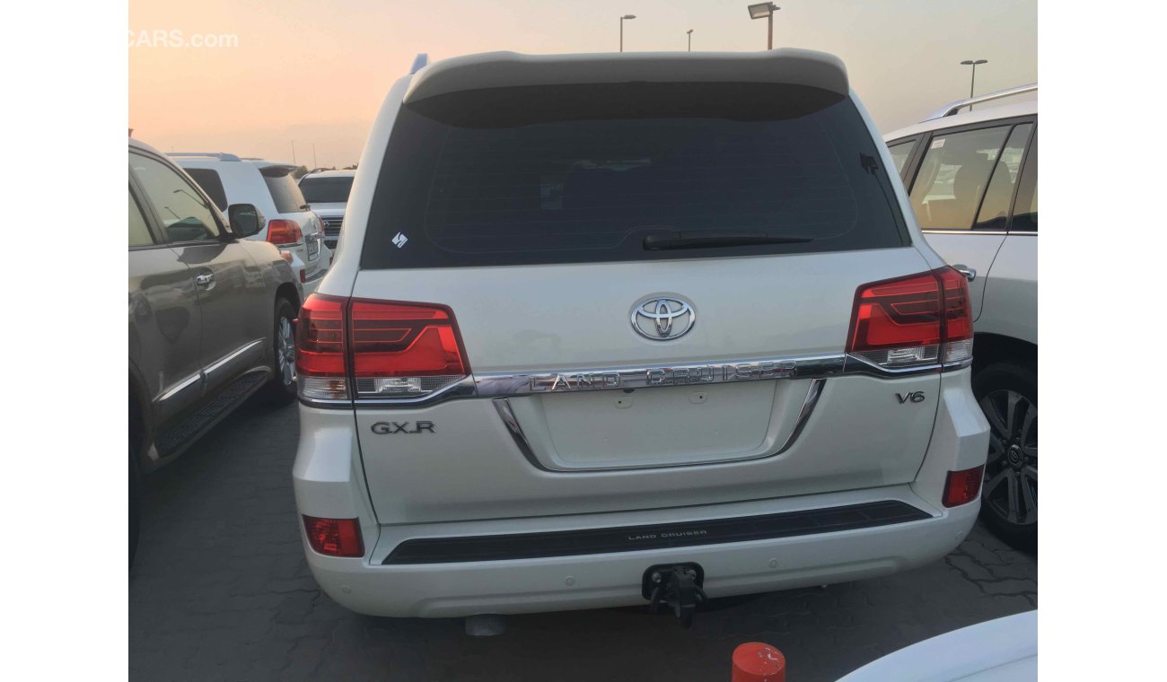 Toyota Land Cruiser 6 سلندر فل كامل