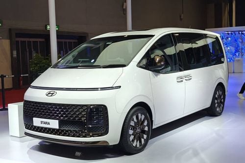 Hyundai Staria New hyundai Staria Automatic 2024 Petrol LHD