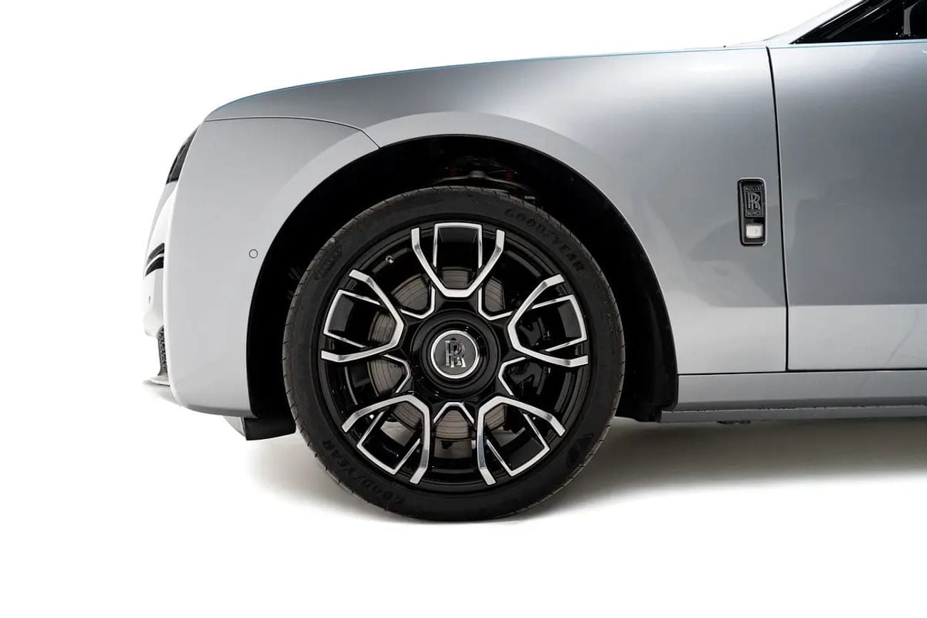 Rolls Royce Ghost Black Badge 6.6L BLACK BADGE | DELIVERY MILEAGE | STARLIGHT | REAR TVS | CARBON RIMS