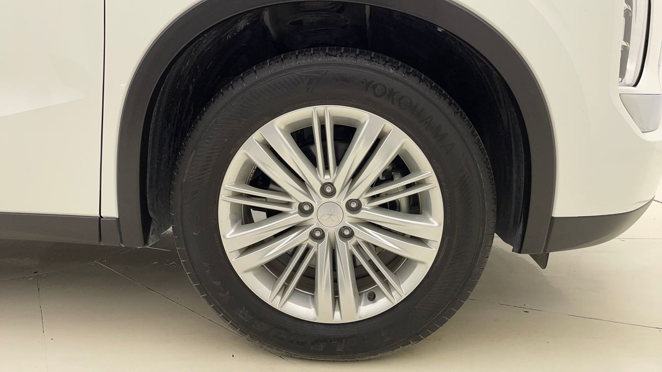 Mitsubishi Outlander ML WITH FABRIC SEAT 2.5 | Zero Down Payment | Home Test Drive