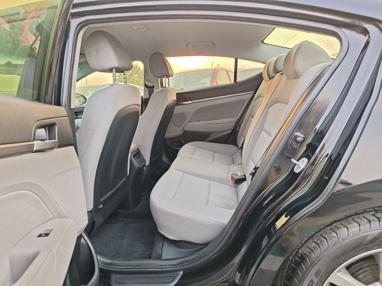 Hyundai Elantra / SE MID OPT / LOT#43618