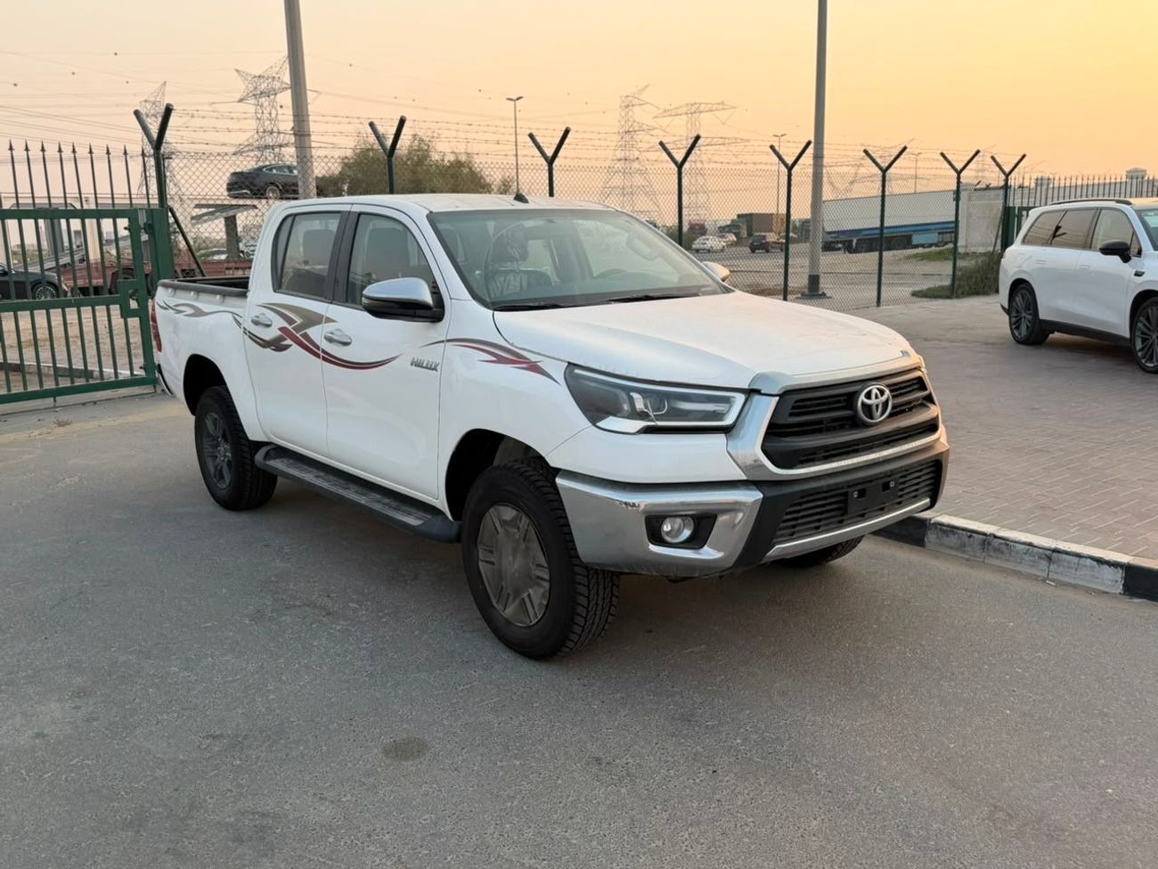 Toyota Hilux SGLX Toyota Hilux 2.7 AT push start Full option GCC 2025
