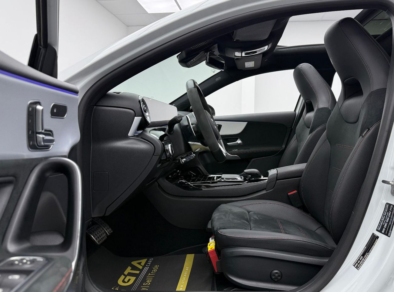 Mercedes-Benz A 35 AMG 4MATIC Hatchback 2023 Mercedes Benz A 35 Aerodynamic Pack, 2028 Warranty + Service Pack, Excellent C