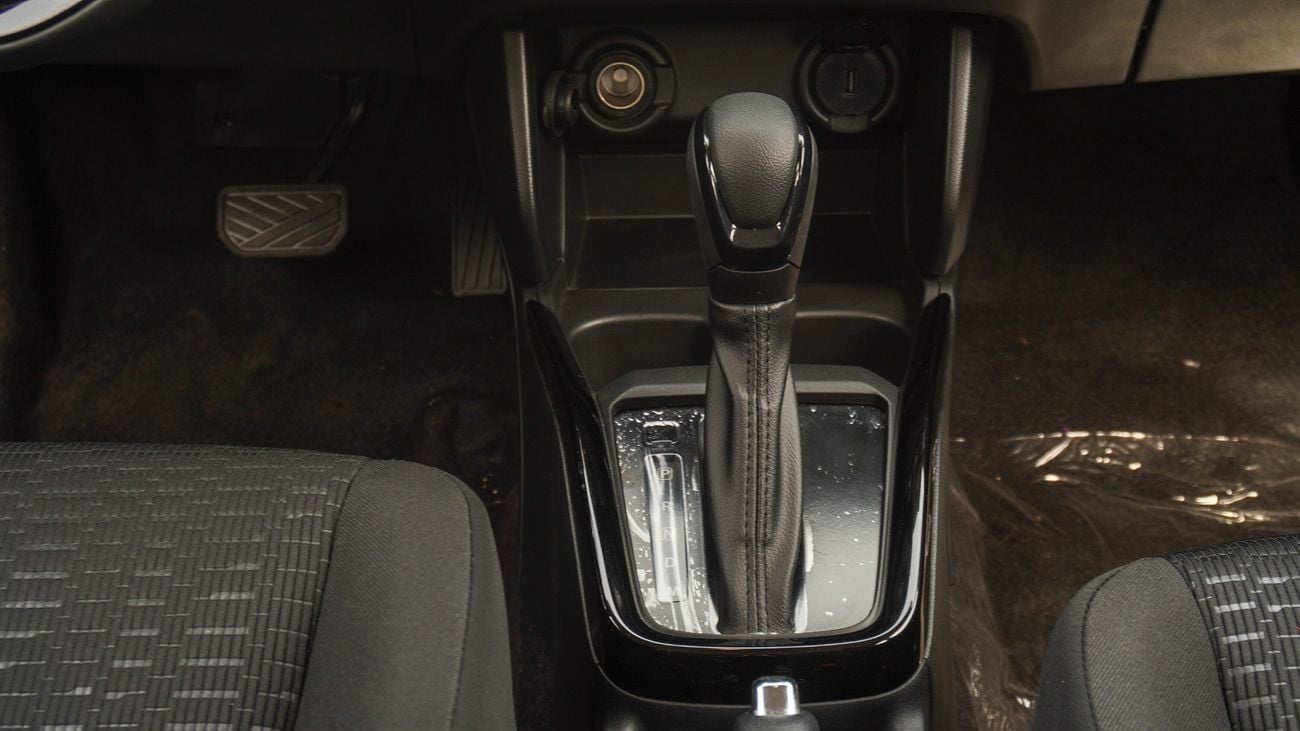 سوزوكي سويفت Brand New Suzuki Swift 2026 1.2L FWD Petrol |White/Black |N-SWI12- P-26 |FOR EXPORT