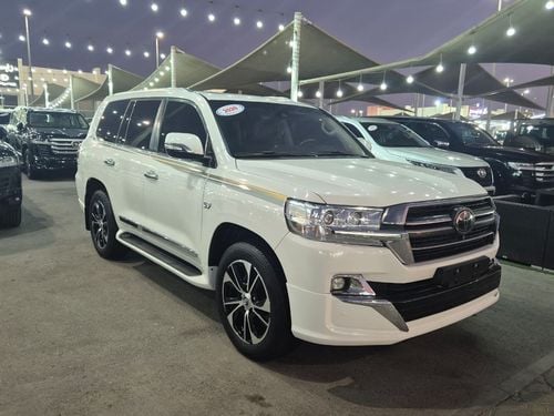 Toyota Land Cruiser VXR 5.7L 4WD TOYOTA LAND CRUISER GRAND TOURING 2020