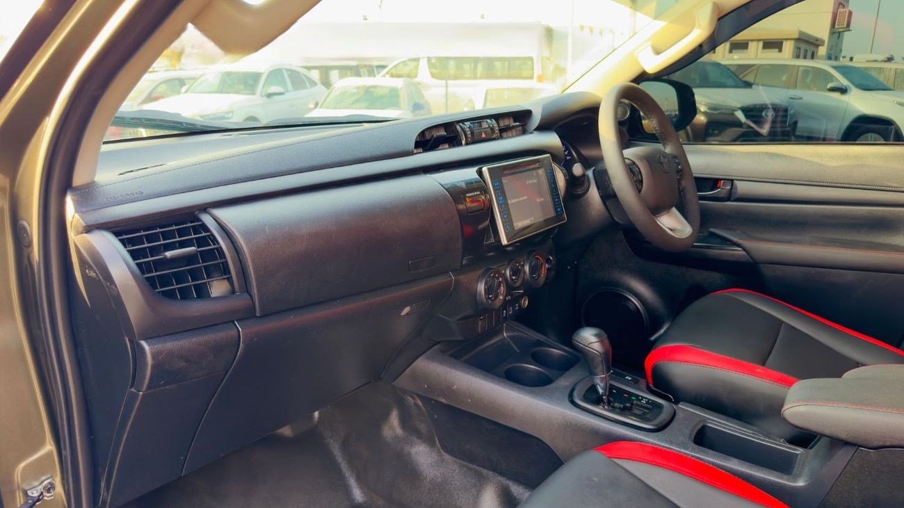 Toyota Hilux MODIFIED TO ROCCO | 2.8L DIESEL ENGINE | BOOT COVER | RHD