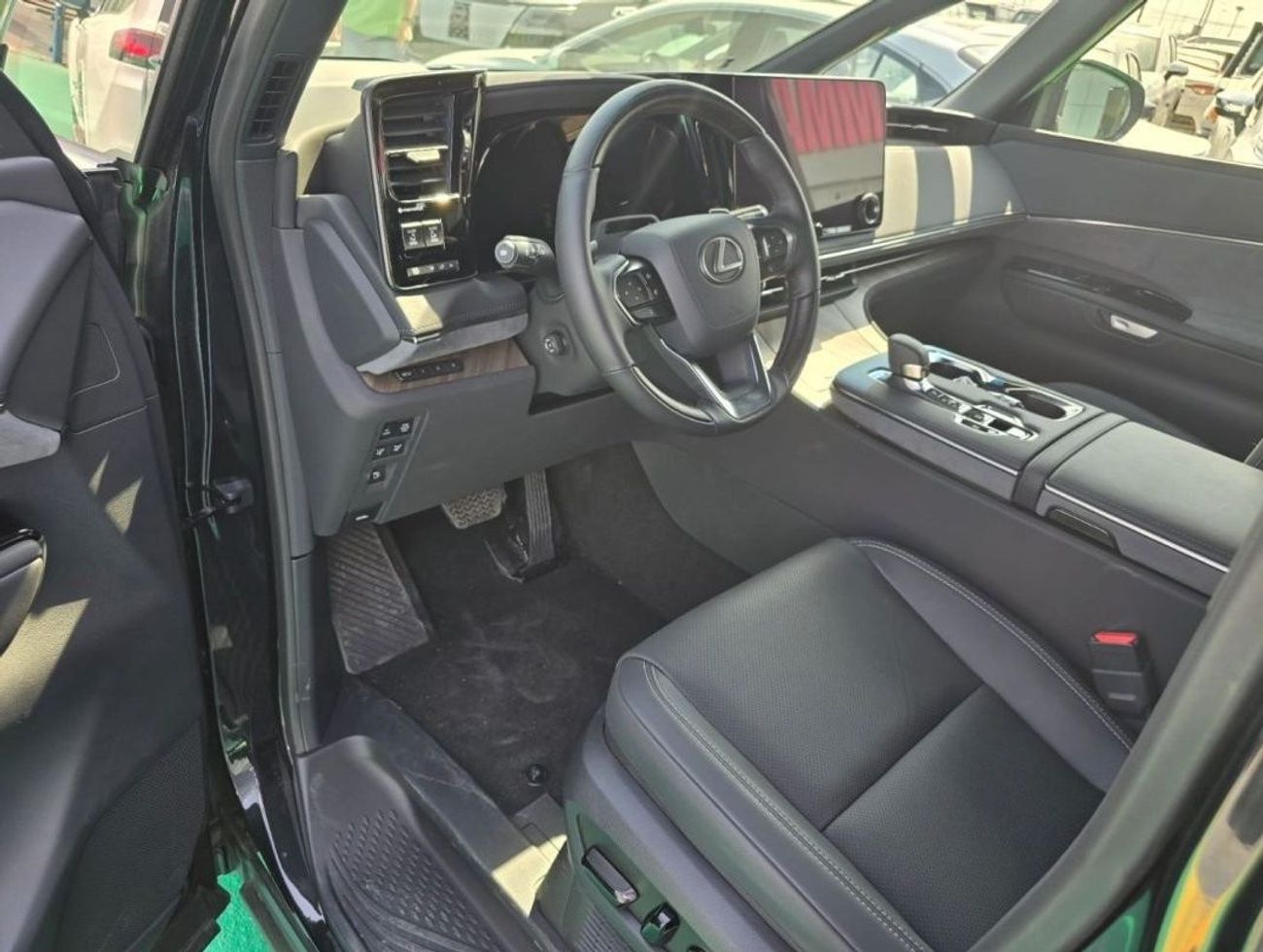 Lexus LM 350h LUXURY VAN 2.5L HYBRID 2024