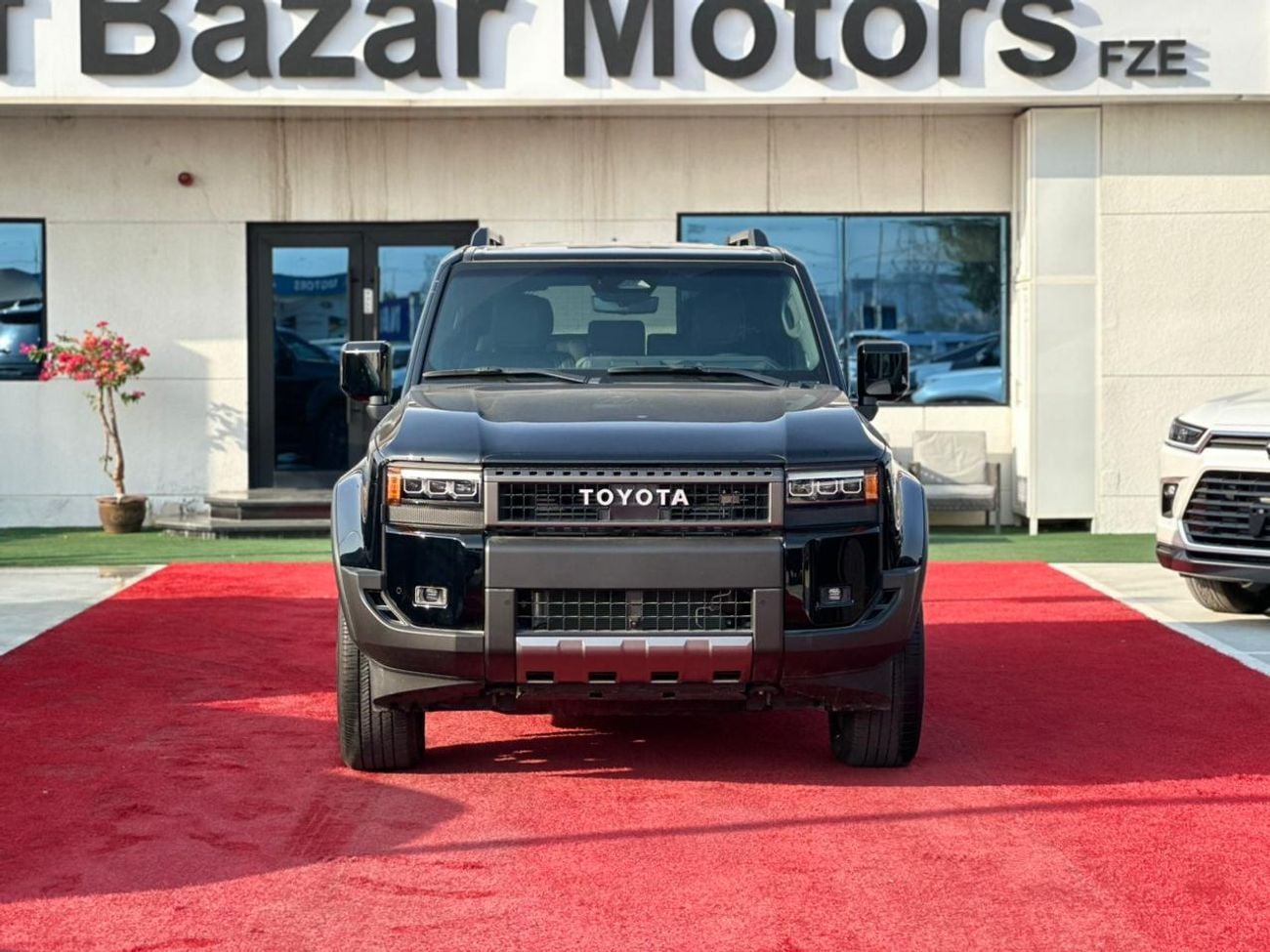 تويوتا برادو VXR Adventure Dual Tone 2.4T
