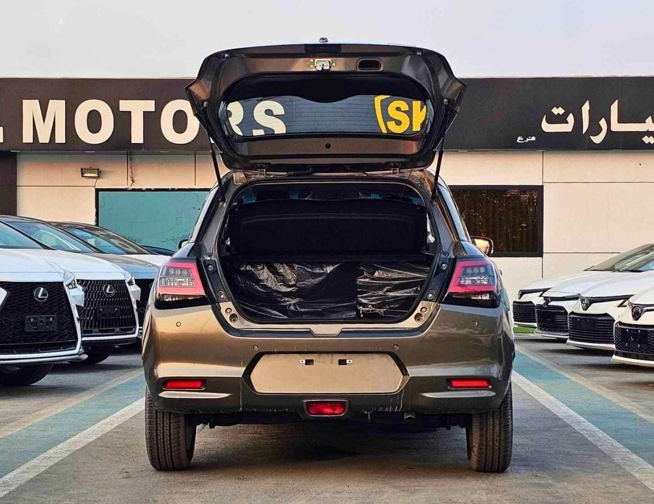 سوزوكي سويفت GLX SUZUKI SWIFT GLX HYBRID || RADAR | PETROL AT 1.2L V4 (CODE # SWGLXFOH) GRAY 2026