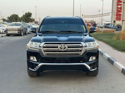 تويوتا لاند كروزر Toyota landcruise 2017Model Engine petrol 4.0 GXR colour black Transmission Automatic Interior.Begie