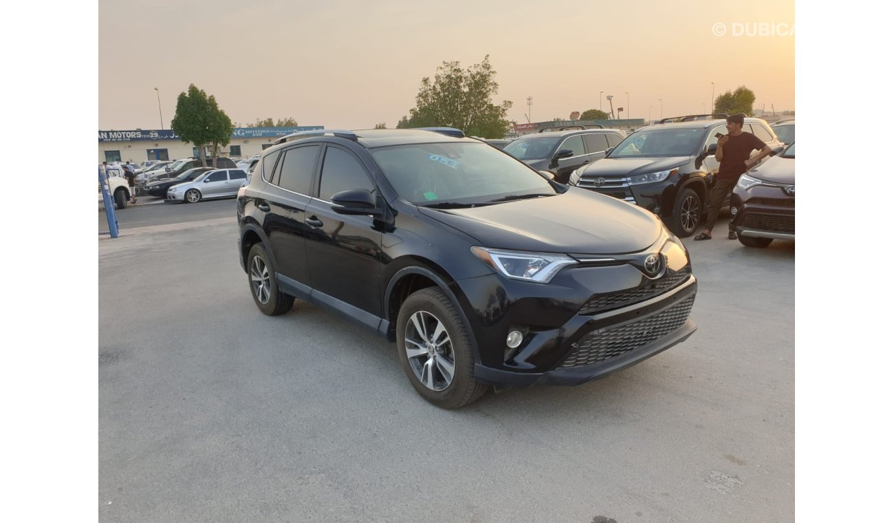 Toyota RAV4 XLE AWD us specs