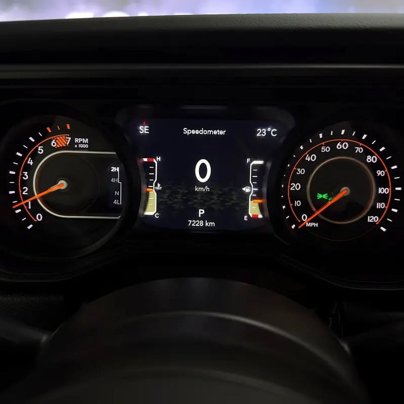 جيب رانجلر أنليميتد Rubicon 2.0L A/T (5 Seater) Rubicon V4