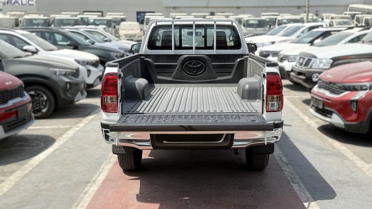 Toyota Hilux Toyota Hilux 2.7L Petrol MT SC 4x4 2025YM