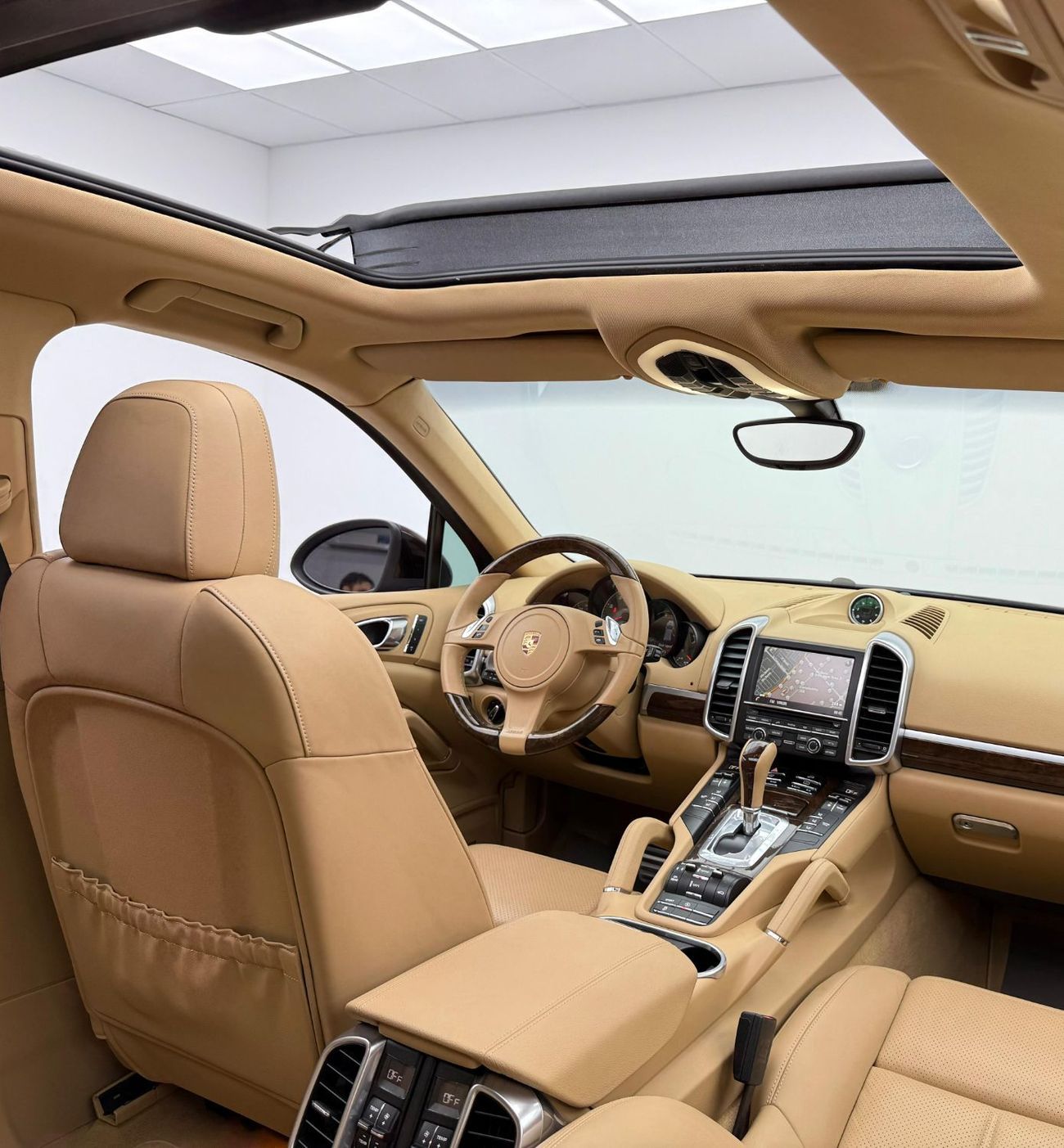 Porsche Cayenne S 4.8L 2014 Porsche Cayenne S V8, Porsche Service History, Sport Chrono Package, GCC