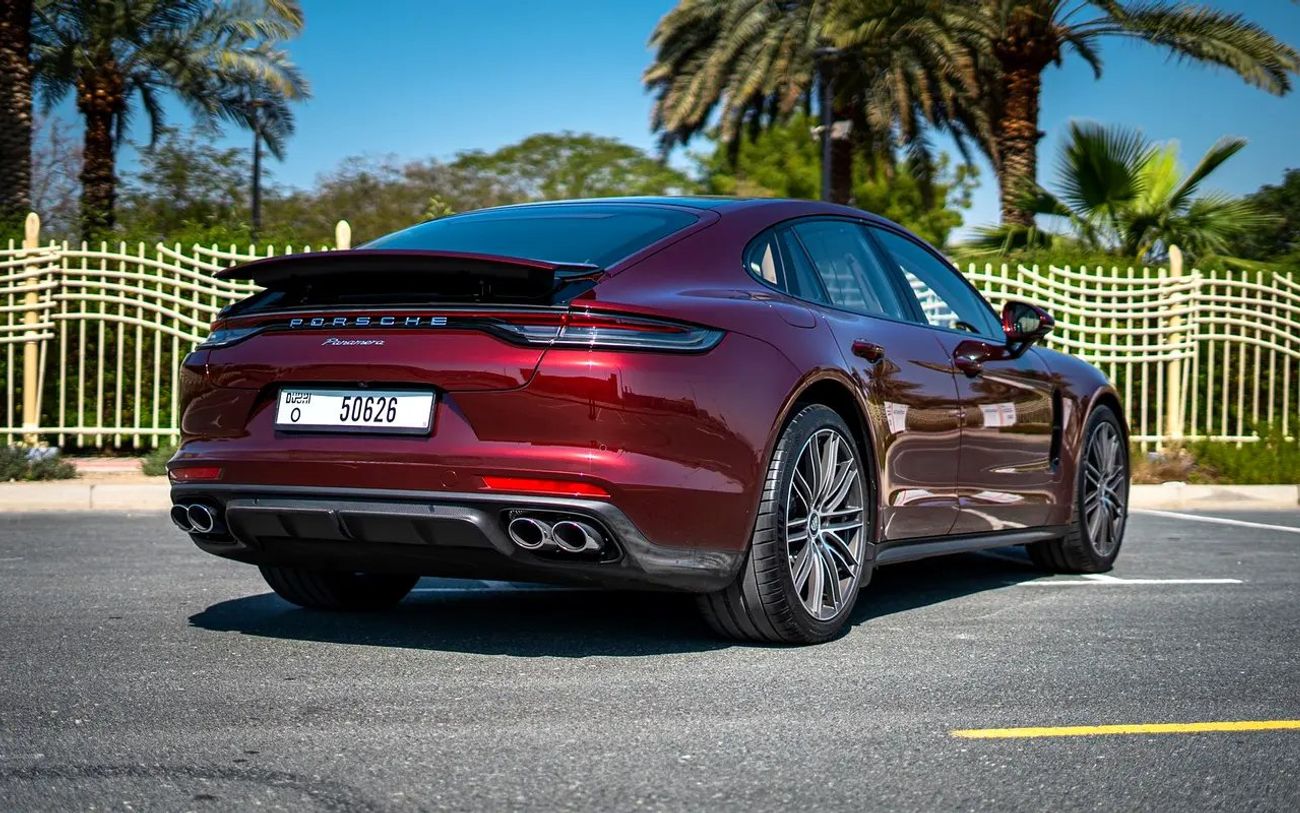 Porsche Panamera 4