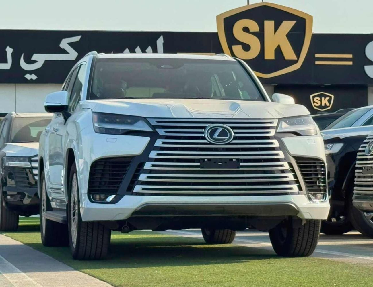 لكزس LX 700h SIGNATURE || AUTOPARK | 3.5L HEV V6 | 360*CAMERA | SUNRROF | LETAHER WITH PWR SEATS (CODE # LX7S1)