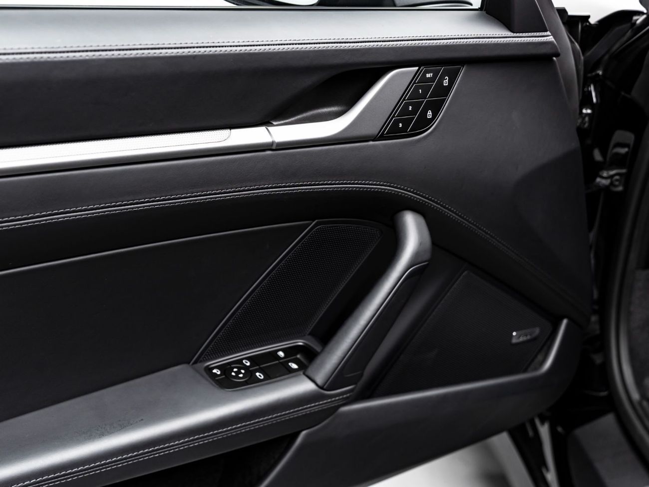 Porsche 911 Carrera 3.0L (444 HP) Coupe 2025 Porsche 911 Carrera, 2027 Porsche Warranty, Very Low KMs, GCC