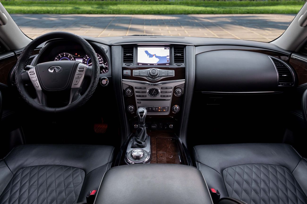 Infiniti QX80 QX80 | 2,546 P.M | 0% Downpayment | Low KM | Warranty | Agency History!