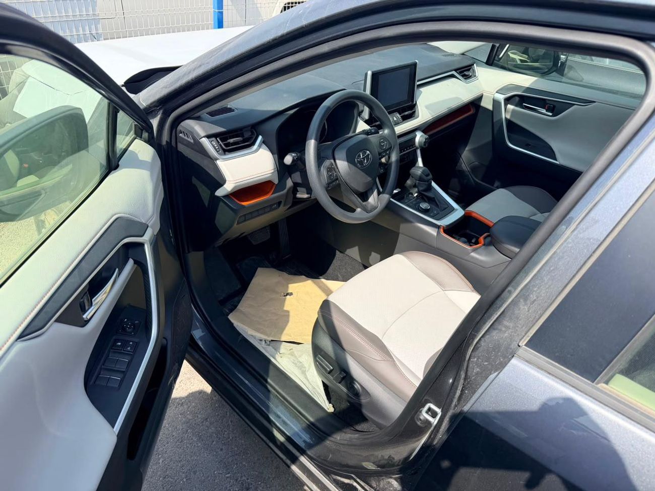 Toyota RAV4 ADVENTURE ( FOR RE-EXPORT ONLY )