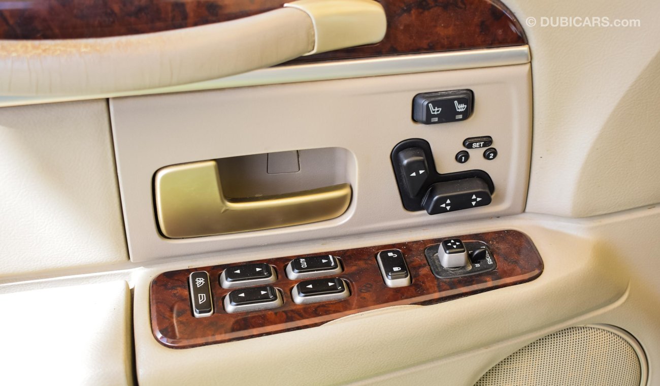 Lincoln Town Car Signature Limited