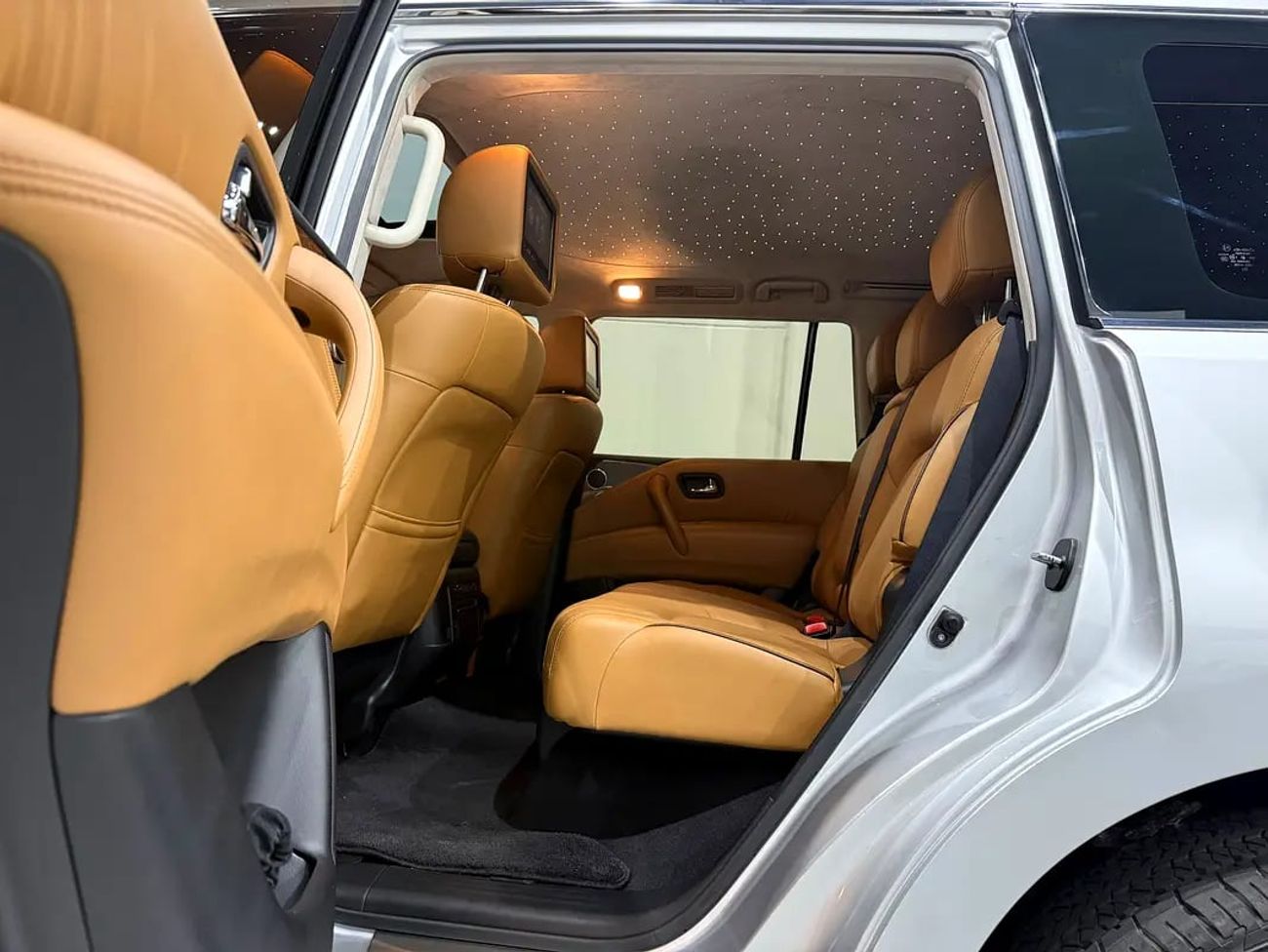 Nissan Patrol LE PLATINUM GCC LE Platinum / Original Paint- agency service history up to 100,000km