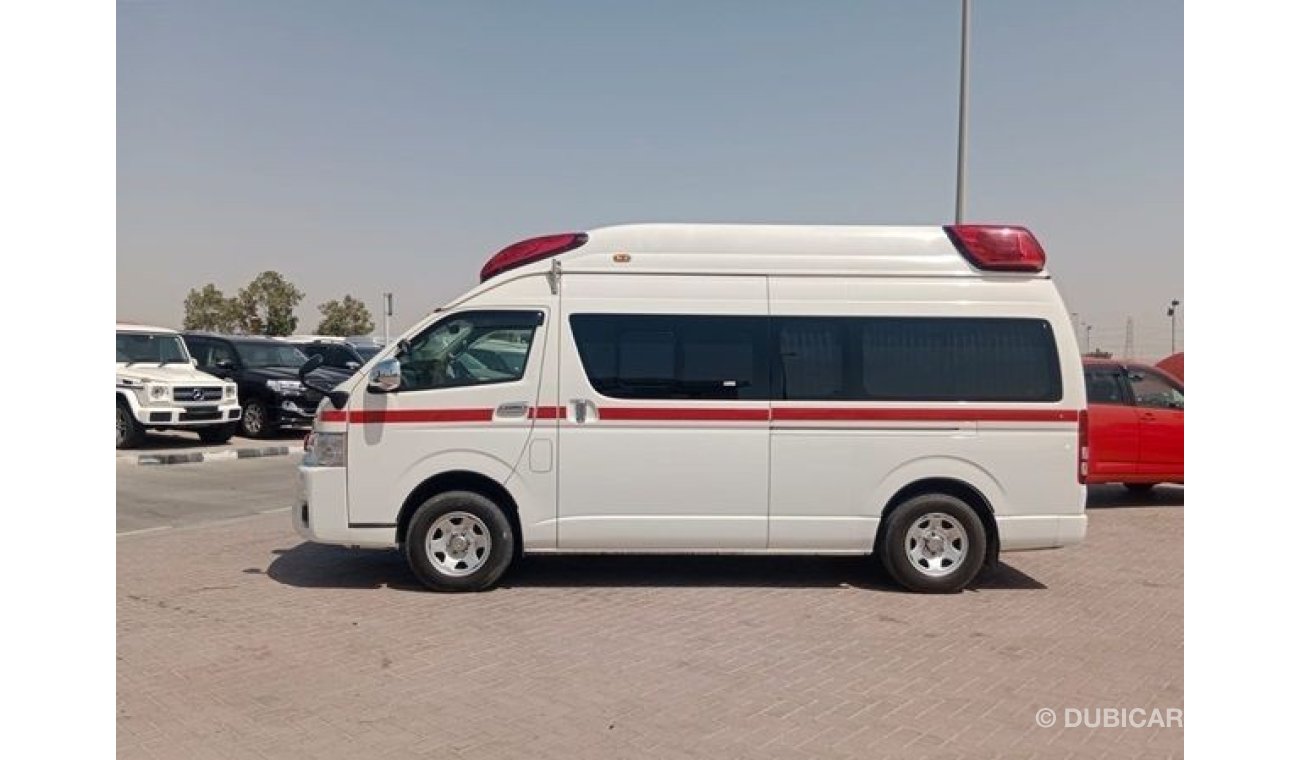 تويوتا هاياس TOYOTA HIACE AMBULANCE RIGHT HAND DRIVE (PM1372)