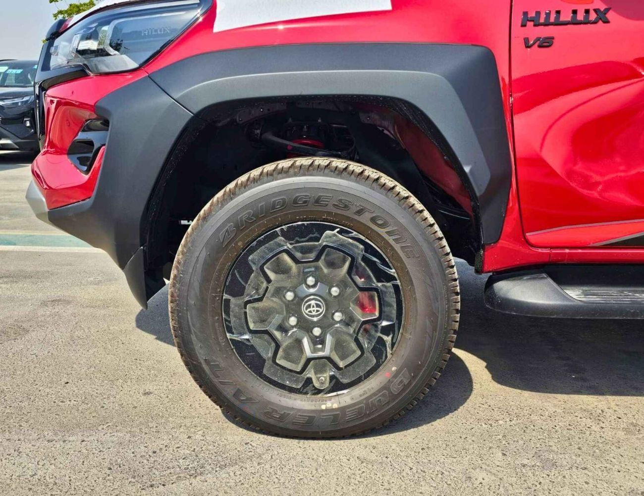 تويوتا هيلوكس GR SPORT DUAL TONE /4.0L V6 PETROL / BLIND SPOT / 360*CAMERA / DRIVER PWR SEATS (CODE#H4GRY)