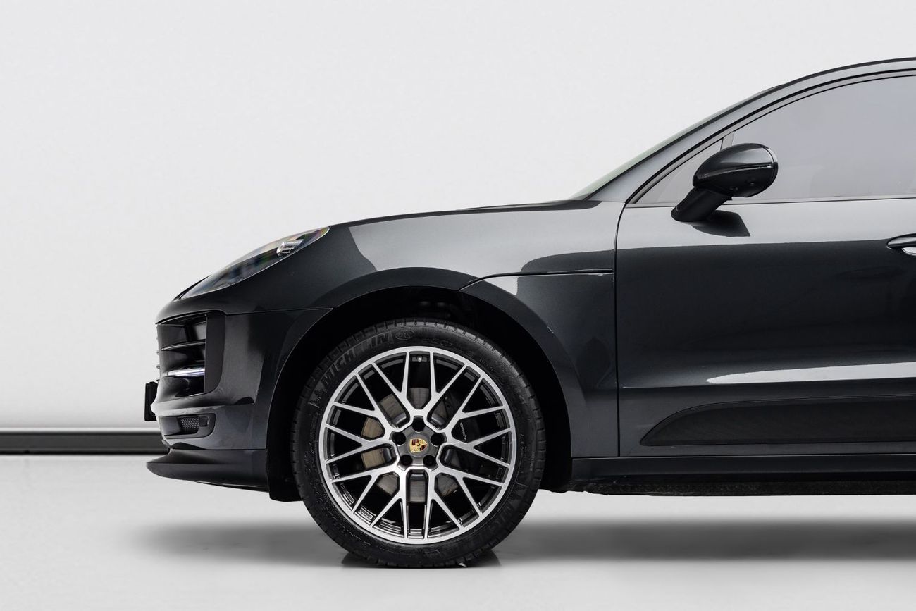 Porsche Macan Std 2.0L (252 HP) 2021 Porsche Macan, 1 Year Blackline Warranty, Full Service History, Low KMs, GCC