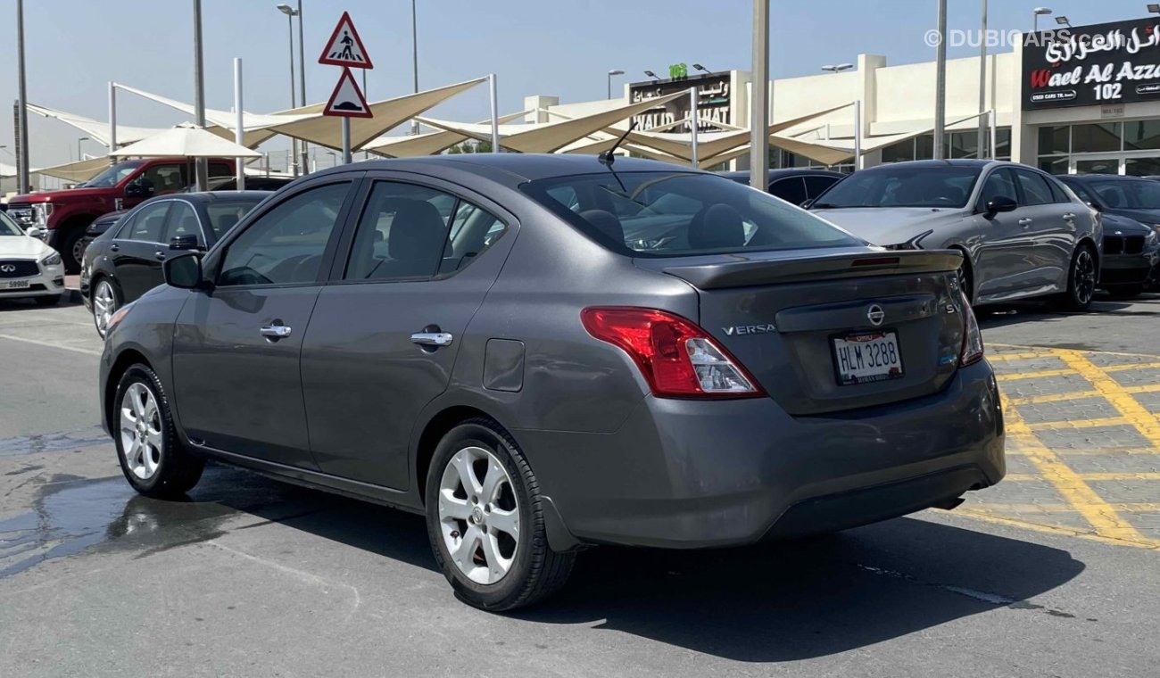 Nissan Versa S 1.6L. V4