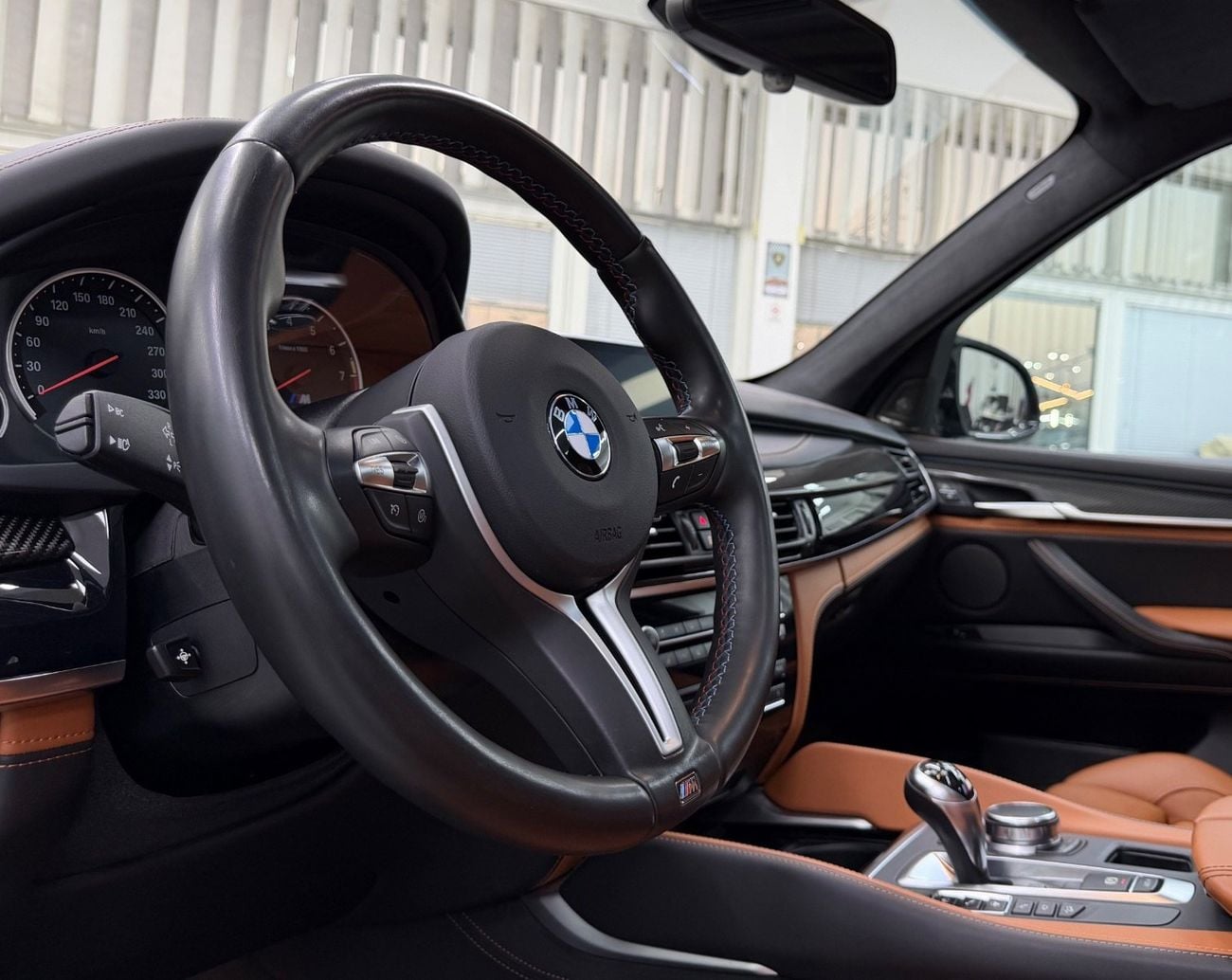 BMW X5 M GCC .. FSH .. M power .. Original paint .. Top Range