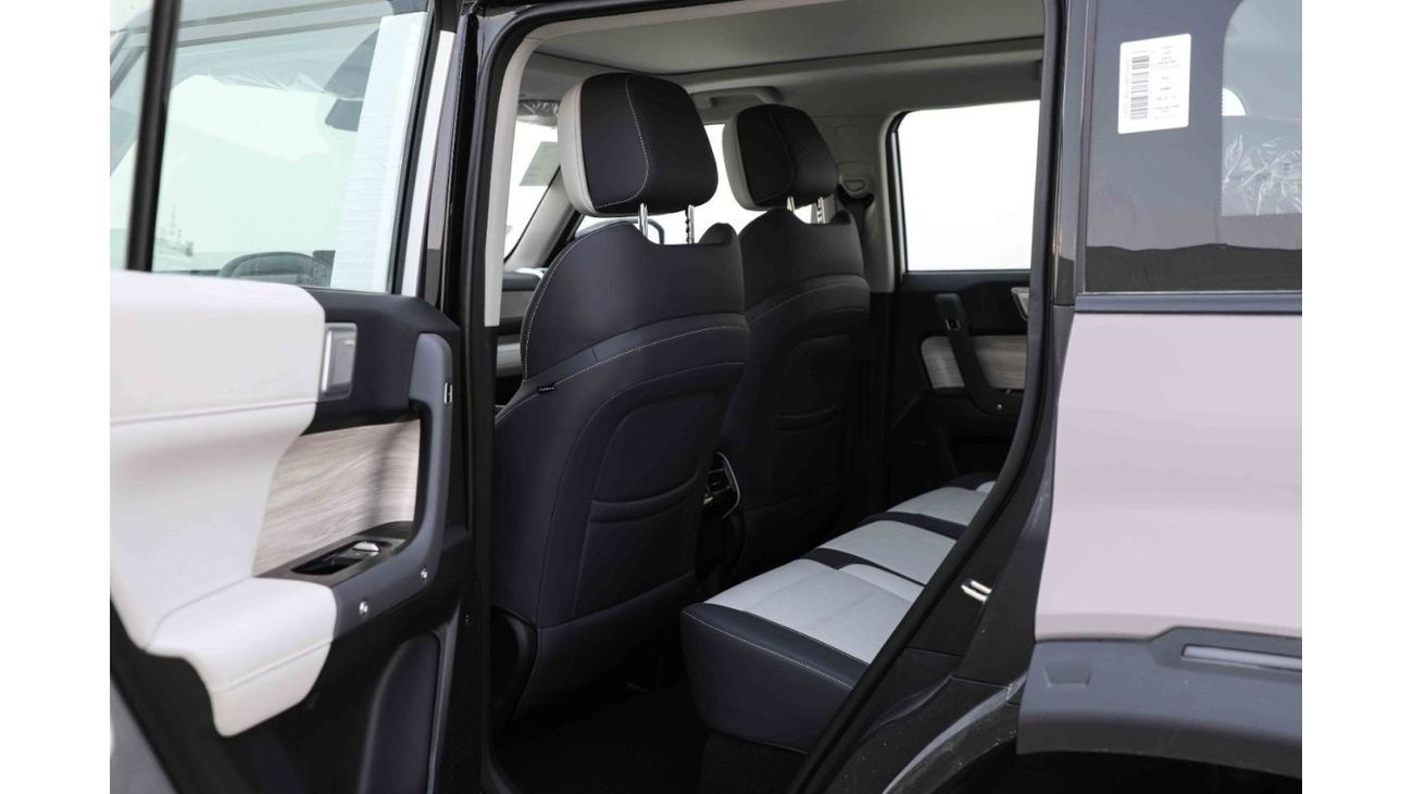 شيري iCar 03 2024 ICAR EQ3 V2 طويلة المدى - رمادي من الداخل أبيض | تصدير فقط