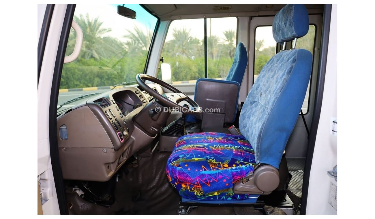 Mitsubishi Rosa 2016 ROSA BUS DIESEL M/T | 34 SEATS - LOW MILEAGE - GCC SPECS - EXCELLENT CONDITION