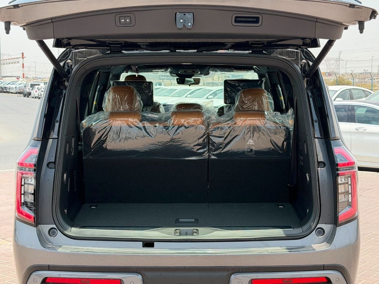 نيسان باترول LE PLATINUM CITY LE PLATINUM 3.5L Petrol V6 2026 Export Price @ 368,000 AED