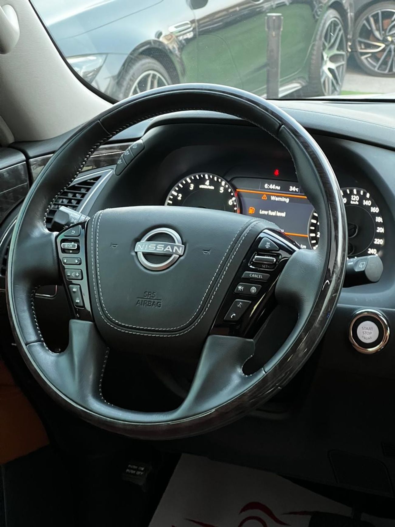 Nissan Patrol LE Platinum City Nissan patrol platinum V8 Model 2022 Gcc specs Original paint no accident, full che