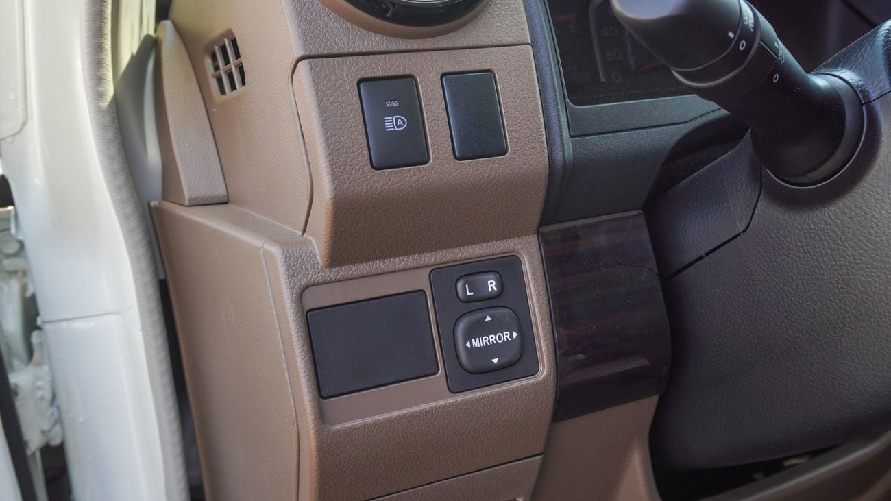 Toyota Land Cruiser 70 4.0L V6 Oman Specs