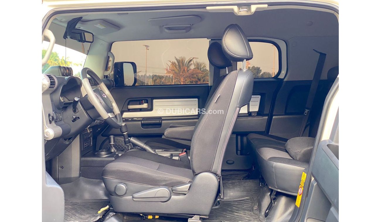 Toyota FJ Cruiser Toyota FG CRUISER  2009 GCC FULL OPTION ORIGINAL PAINT NO ACCIDENT