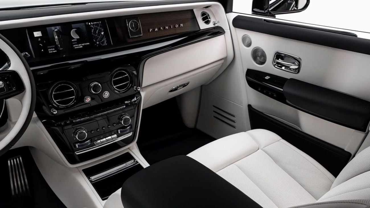 Rolls-Royce Phantom EWB - 2026 - GCC Specs - Under Warranty and Service Contract